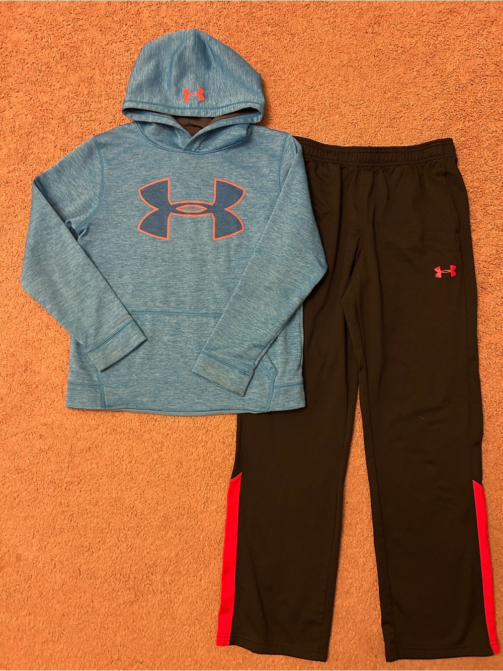 Under Armour Boys Blue Hoodie & Black Joggers LG L